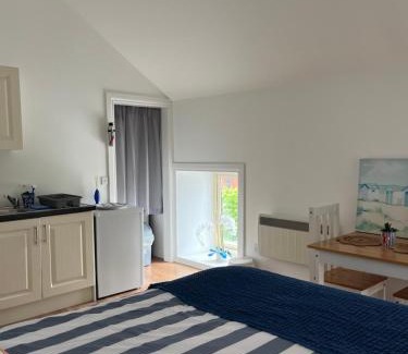 Abbeydorney Apartment | McGrath's Bar & Accommodation