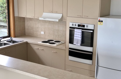 Waterhouse House | McIntyre House - Effortless Beachside Accommodation on Hooper Beach