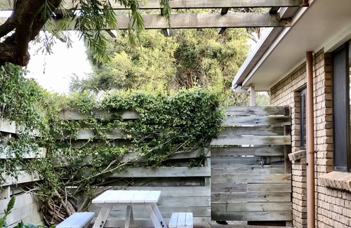 Waterhouse House | McIntyre House - Effortless Beachside Accommodation on Hooper Beach