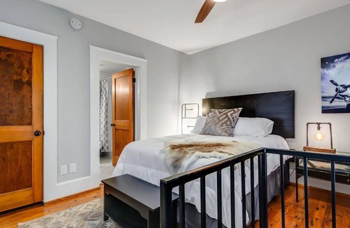 Marble Falls Apartment | McKenize Guest House: Travis Suite 1 BD, 1BA