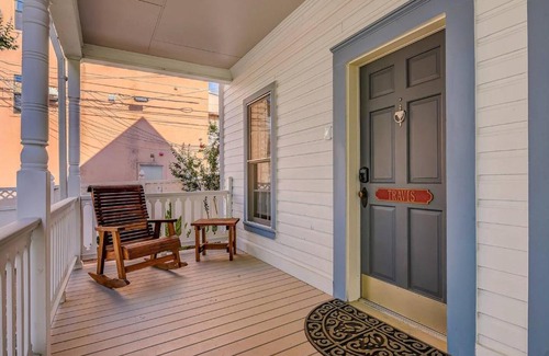 Marble Falls Apartment | McKenize Guest House: Travis Suite 1 BD, 1BA