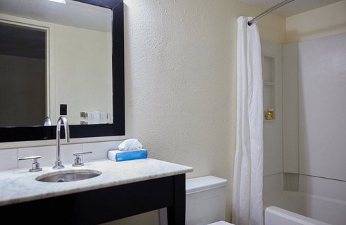 Wheeling Hotel | McLure Inn and Suites