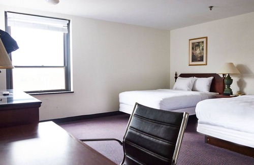 Wheeling Hotel | McLure Inn and Suites