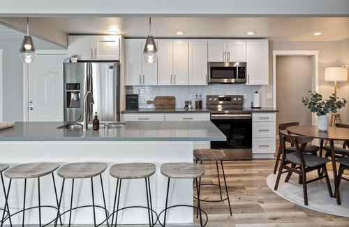 Hillwood House | MCM Dream Entire Home