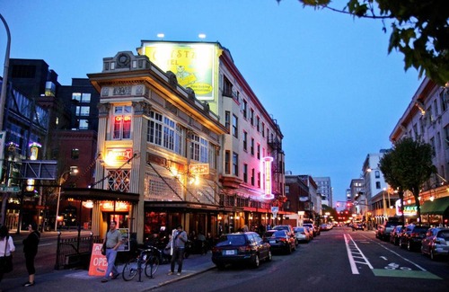 Downtown Portland Hotel | McMenamins Crystal Hotel