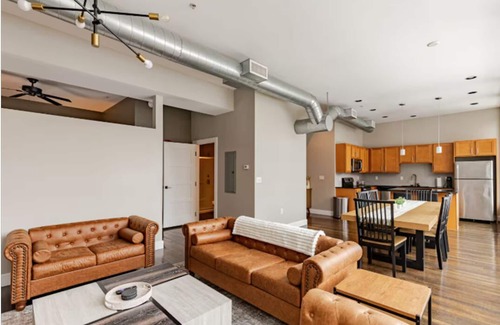 Mile Square Apartment | McOuat Place 3A - Luxury 1 Bed Downtown Indy Apartment Prime Location