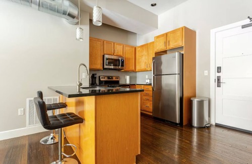 Wholesale District Apartment | McOuat Place 6C - Luxury 1 Bed Downtown Indy Apartment Prime Location