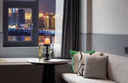 Yuzhong Hotel | Mcsrh Hotel -Chongqing Shibati