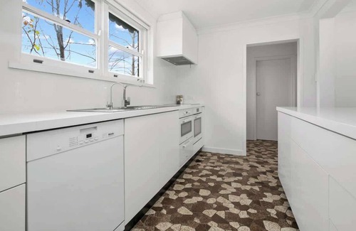 Mitcham House | McStay City & Hills S