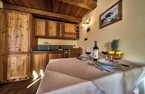 Valtournenche Ski Chalet | MCX MAISON LOZ Duplex in typical Valdostan village with modern amenities