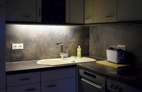 Magdeburg Apartment | MD-5 Stadtfeld Beimsstrasse 81 - Appartement Domblick - Parkplatz - Balkon - 2Einzelbetten - Schlafsofa