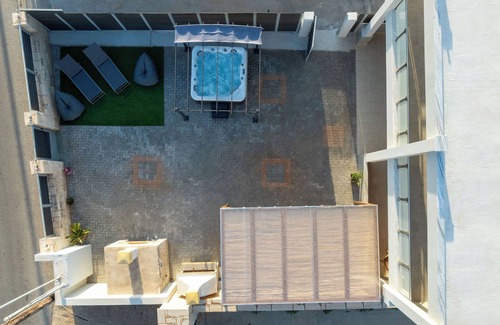 Anissaras Cottage | MD Residence near beach/BBQ n private parking