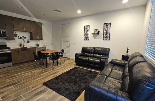 Goodyear Apartment | Mdern 1 Bedroom apartment perfect for Spring Training season,Nascar races events