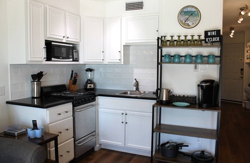 Galveston Condo | “Me Time-We Time” Clear Ocean View, Stylish Updates, Pools/Wifi/Location!