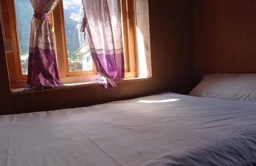 Gosainkund House | Me Very Happy guesthouse