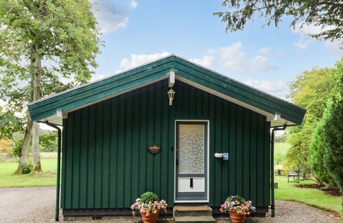 Eyemouth Cabin | MEADOW LODGE, family friendly, with open fire in Coldingham