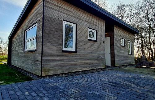 Den Oever House | Meadow Lodge - the perfect blend of comfort and nature