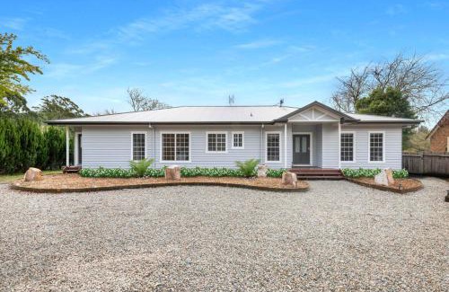 Kangaroo Valley House | Meadow Mist