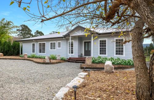 Kangaroo Valley House | Meadow Mist