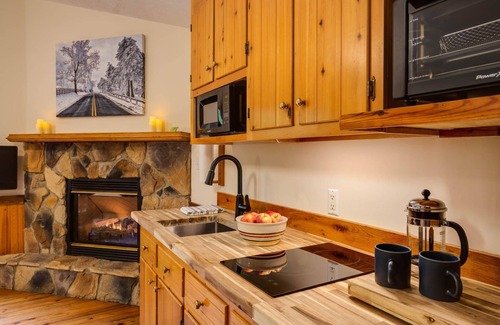 Montebello Cabin | Meadow Mountain Cabin at Love Ridge Mountain Lodging