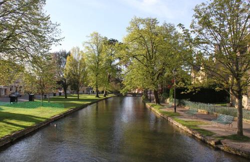 Bourton Bed & Breakfast | Meadow Rise Guest House