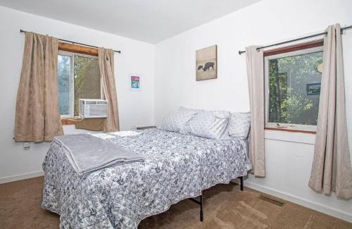 Badger House | Meadow Rue Hideaway