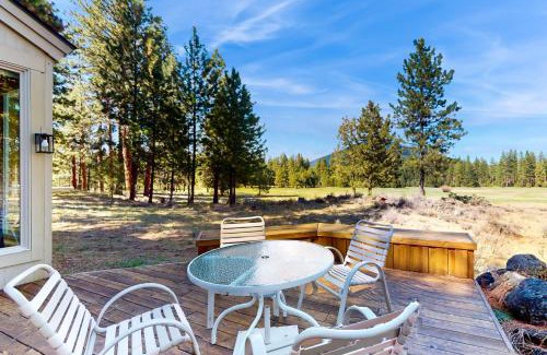 Black Butte Ranch House | Meadow's Edge