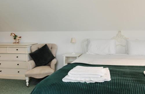 Ryde House | Meadow View Barn - Ryde