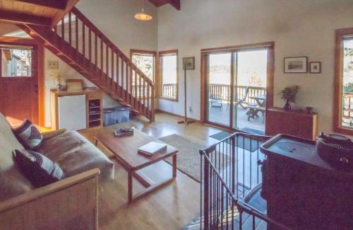 Sisters House | Meadow View Cabin