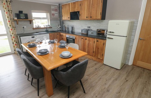 Llanybri Cottage | Meadow View