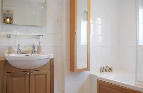 Eaton Mascott House | Meadow View