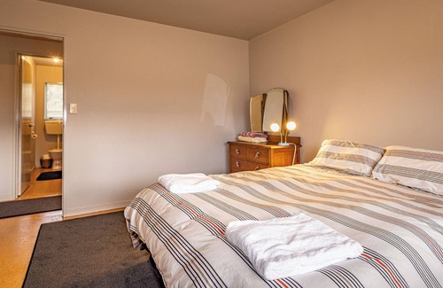 Ohakune House | Meadow View - Ohakune Holiday Home