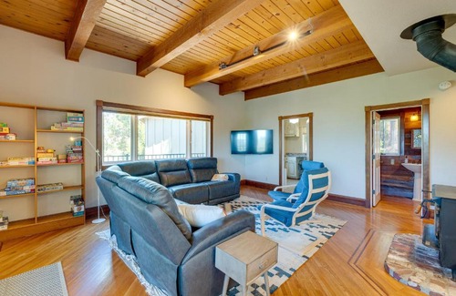 Auburn House | Meadow Vista Mountain Escape with River Views!