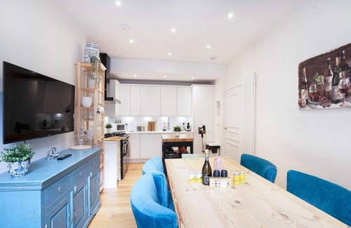 Gifford Apartment | Meadowbank Residence 3bed
