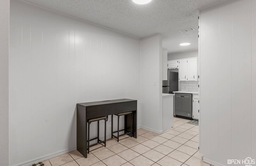 Wichita Falls House | Meadowcliff Retreat! Charming 3-bedroom house in Wichita Falls with AC, WiFi