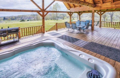Logan Cabin | MeadowLark Lodge in the Hocking Hills
