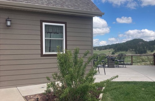Belle Fourche Apartment | Meadowlark Mountain Ranch Retreat