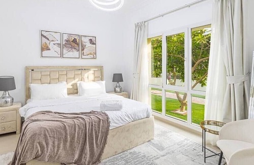 Jumeirah Village Villa | Meadows 5 | Pvt Pool and Garden