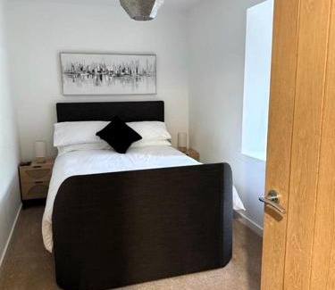 Insch Apartment | Meadowside-Stylish Newly Renovated 2 bed property