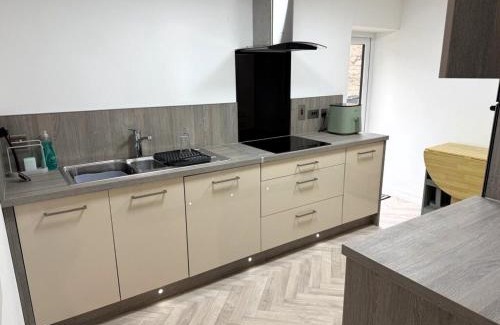 Insch Apartment | Meadowside-Stylish Newly Renovated 2 bed property