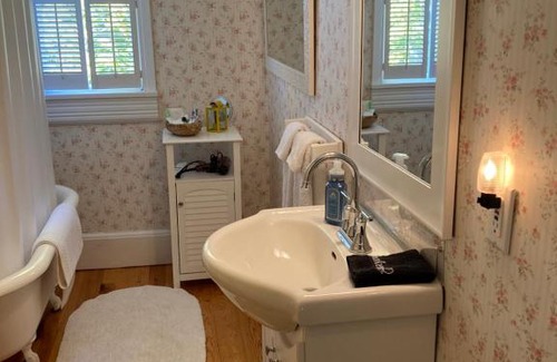 Chester Hotel | Mecklenburgh Inn