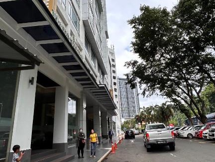 Kota Kinabalu Apartment | Mecure Hotel 2 bedrooms Sea View