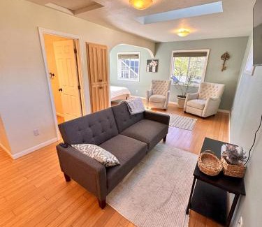 Medford House | Medford Home And 2 Condos With Pool