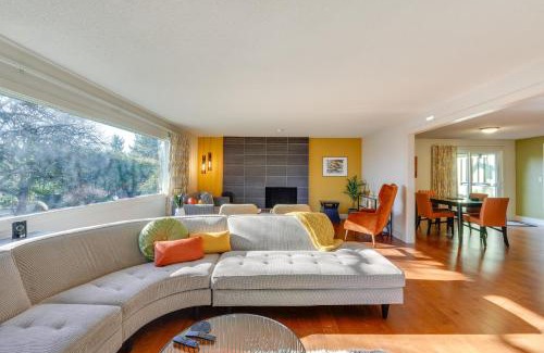 Medford House | Medford Vacation Rental with En-Suite Bathrooms!
