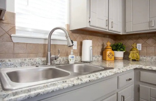 Amarillo House | Medi-Park Retreat - Cheerful 2 BD near Hospitals!