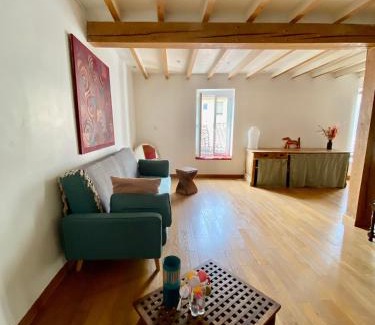 Avignon City Centre Apartment | Medieval Avignon, calm, stunning & spacious 60m2
