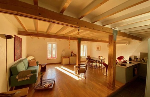 Avignon City Centre Apartment | Medieval Avignon, calm, stunning & spacious 60m2