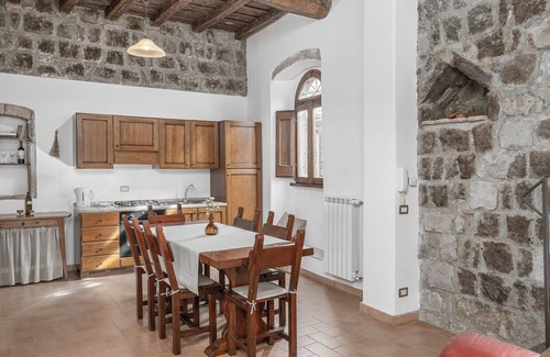 Viterbo House | Medieval House built in 1200 in the centre! FREE private parking