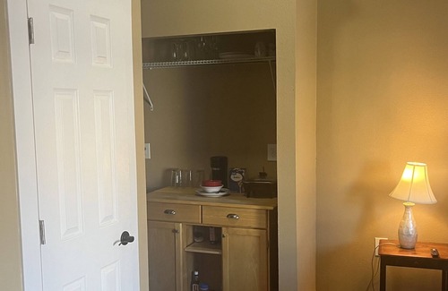 Eastside House | Medina Royalty Services we are Here to Give Excellent Experiences, Pet Friendly