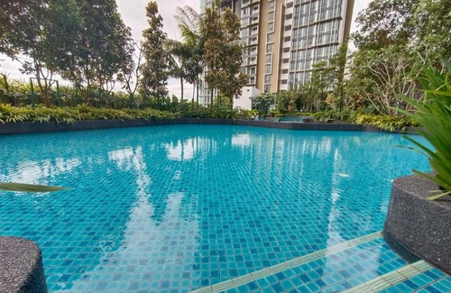 Medini Apartment | Medini ELS 10 @ 3min to Legoland @ 3BR 10PAX @ 100mbps